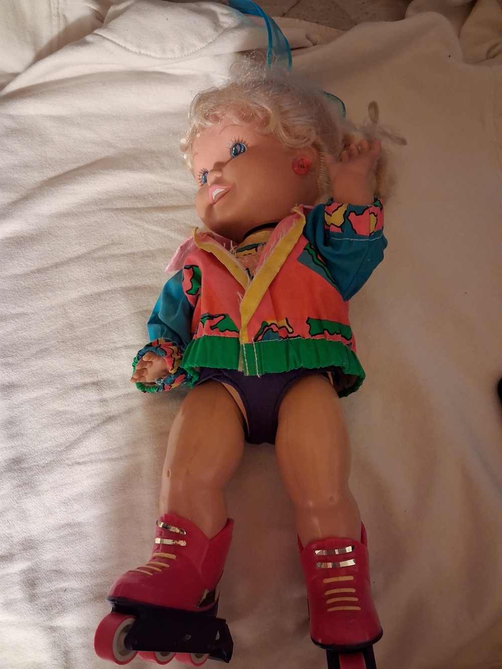 90s Colorful Girls Roller Skating Doll in Pink and Teal Jacket Y2k